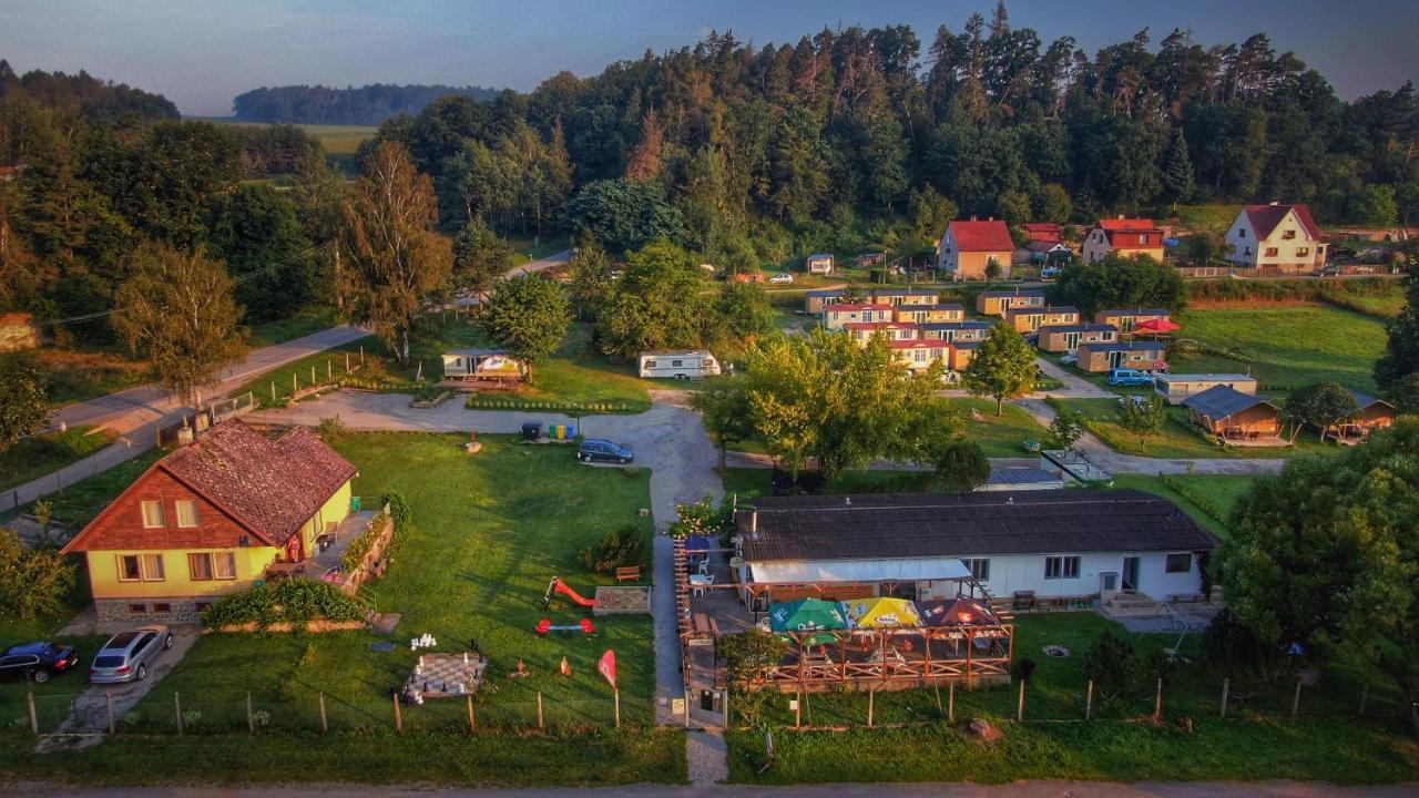 ホテル Camping Prima Týn nad Vltavou エクステリア 写真