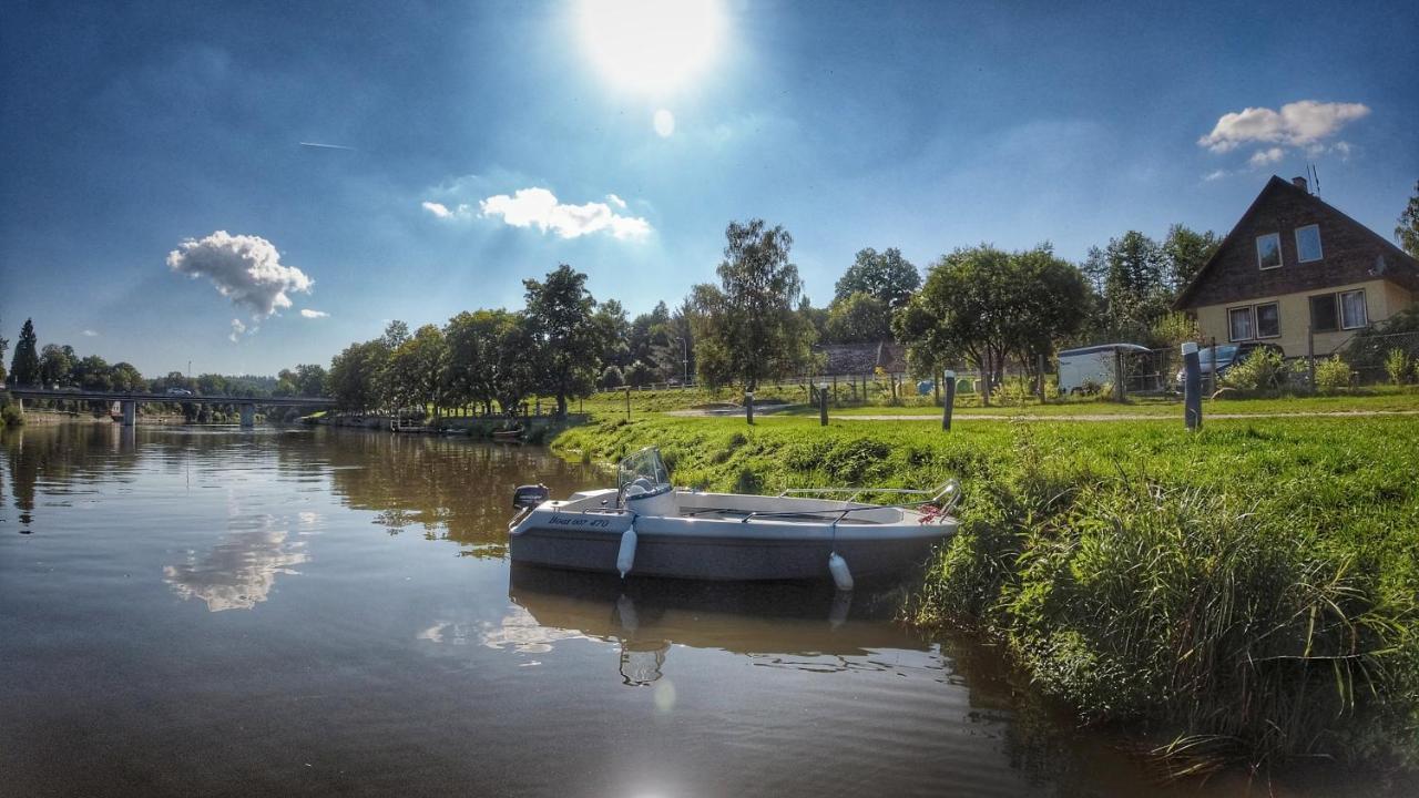 ホテル Camping Prima Týn nad Vltavou エクステリア 写真