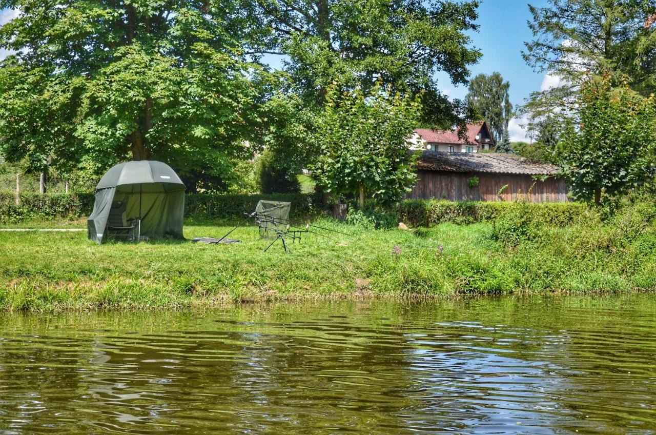 ホテル Camping Prima Týn nad Vltavou エクステリア 写真