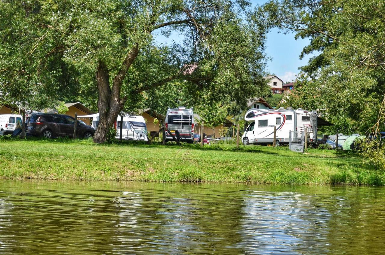 ホテル Camping Prima Týn nad Vltavou エクステリア 写真